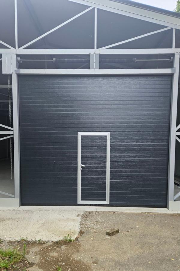 segmentna garažna i industrijska vrata segmentna garažna i industrijska vrata