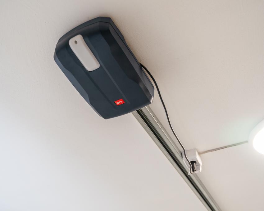 motor garaznih vrata